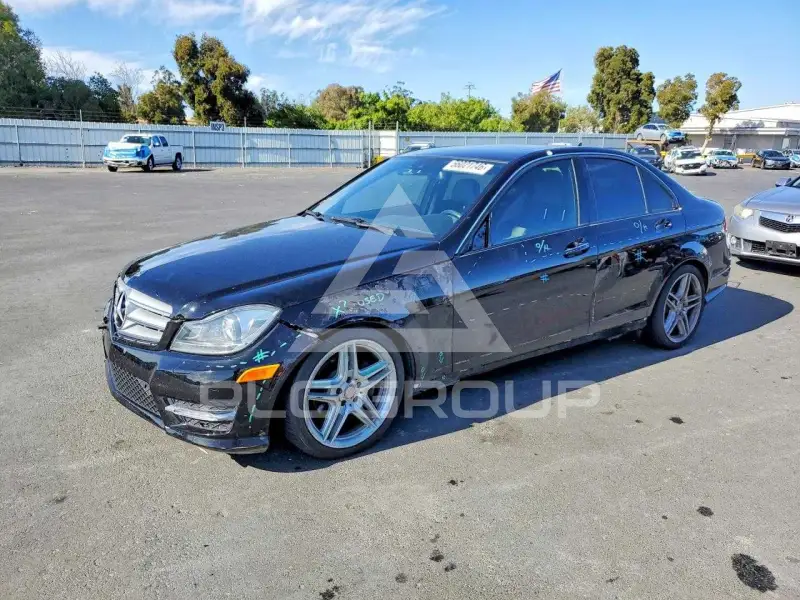 2013 Mercedes Benz C-Class фото
