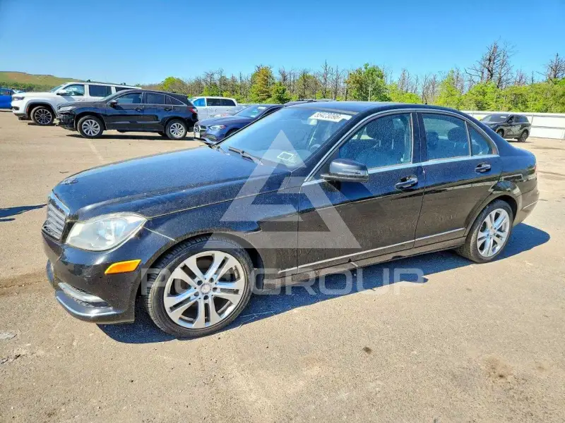 2013 Mercedes Benz C-Class фото