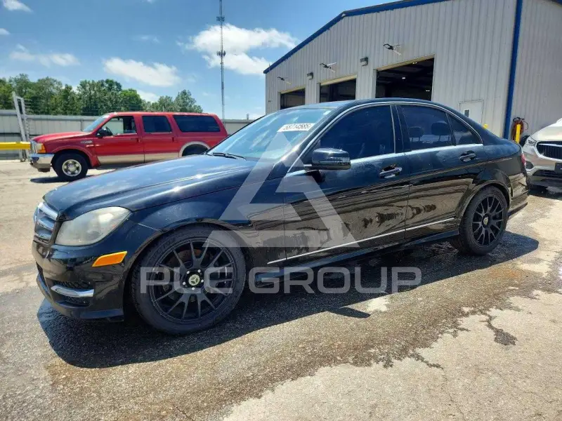 2013 Mercedes Benz C-Class фото