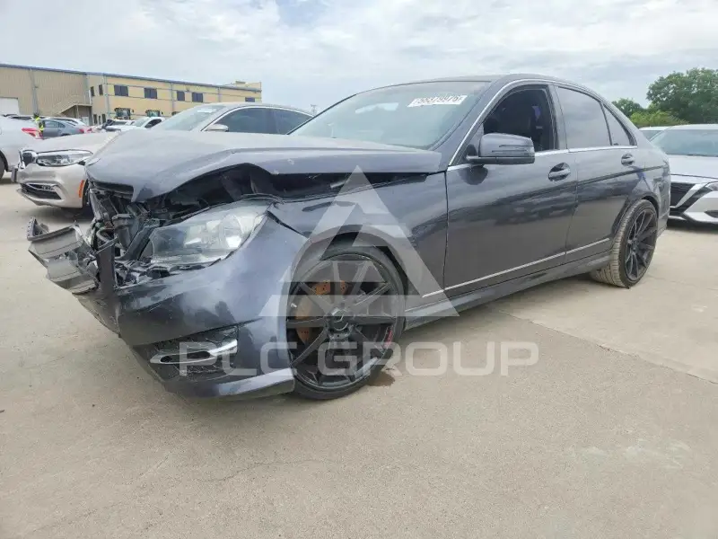 2013 Mercedes Benz C-Class фото