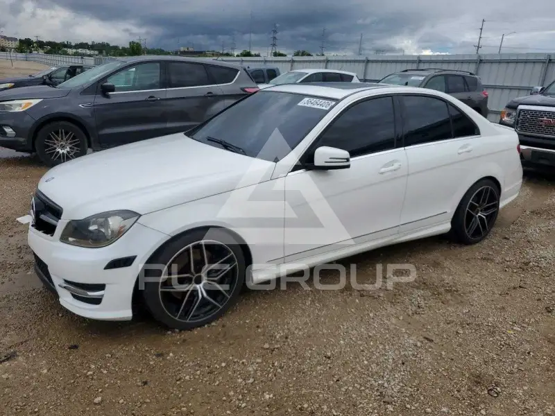 2013 Mercedes Benz C-Class фото