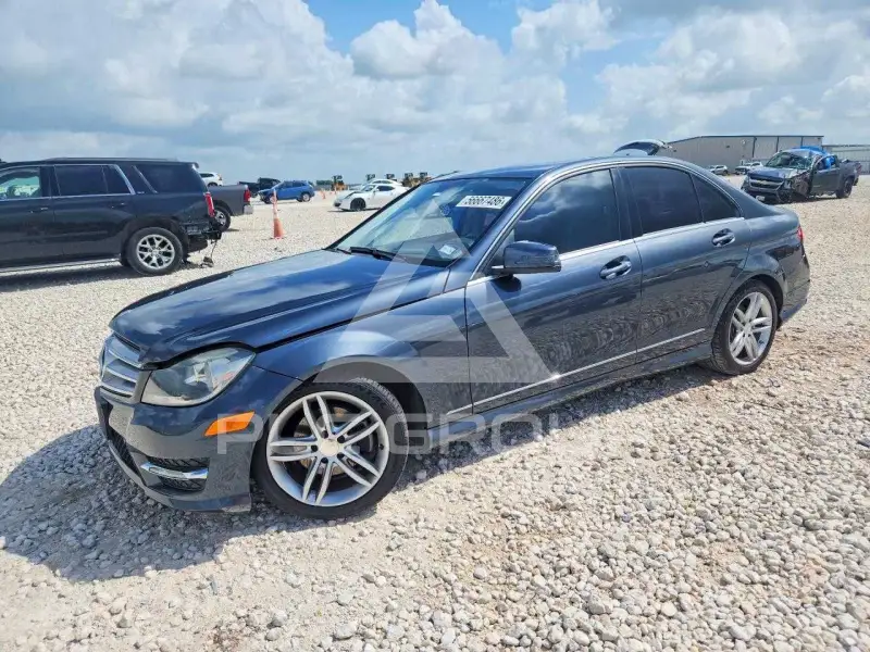 2013 Mercedes Benz C-Class фото