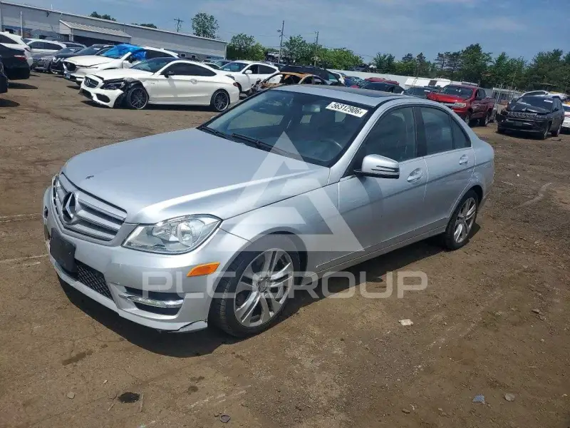 2013 Mercedes Benz C-Class photo