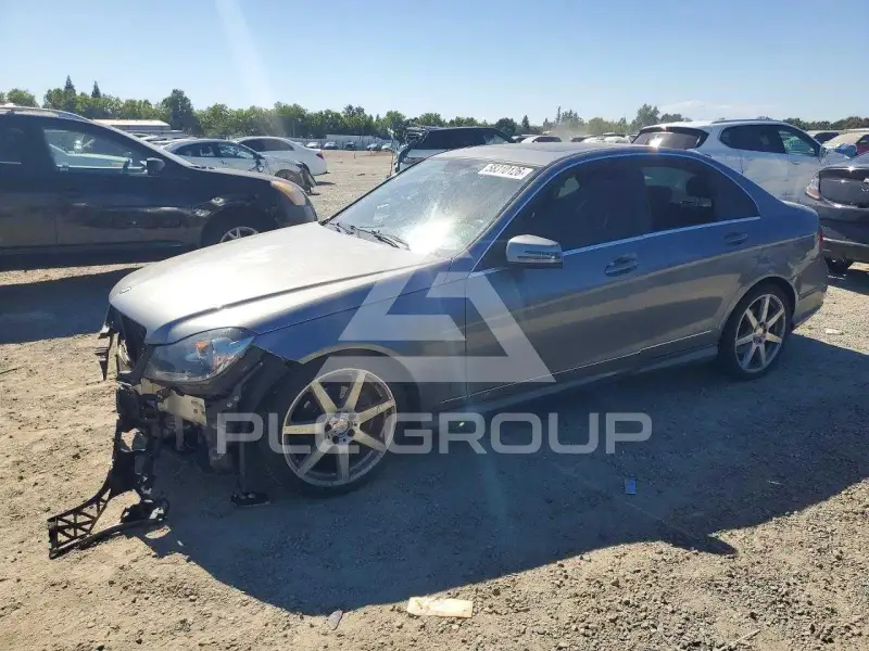 2013 Mercedes Benz C-Class photo