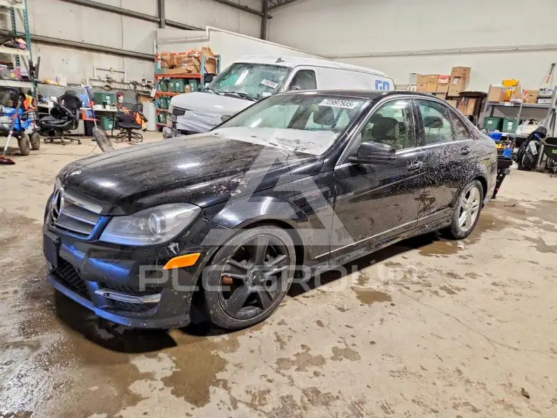 2013 Mercedes Benz C-Class photo
