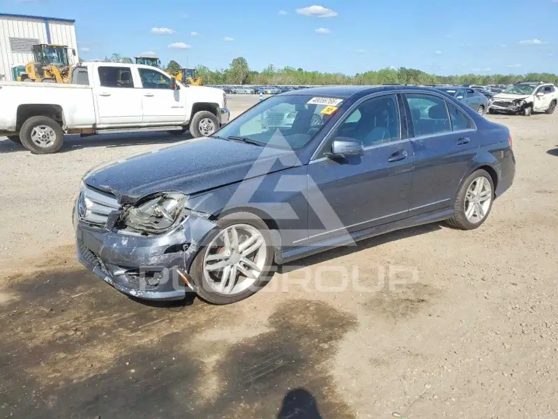 2013 Mercedes Benz C-Class фото