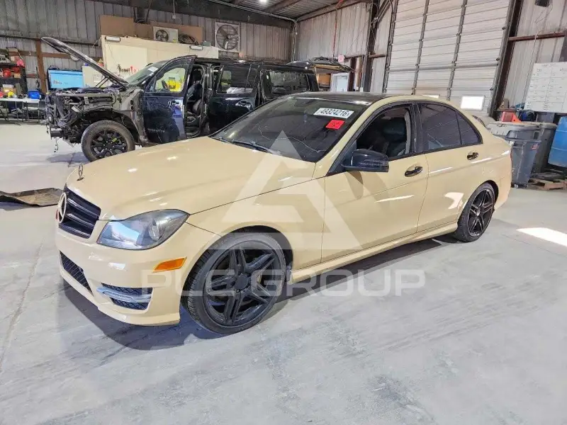 2013 Mercedes Benz C-Class фото