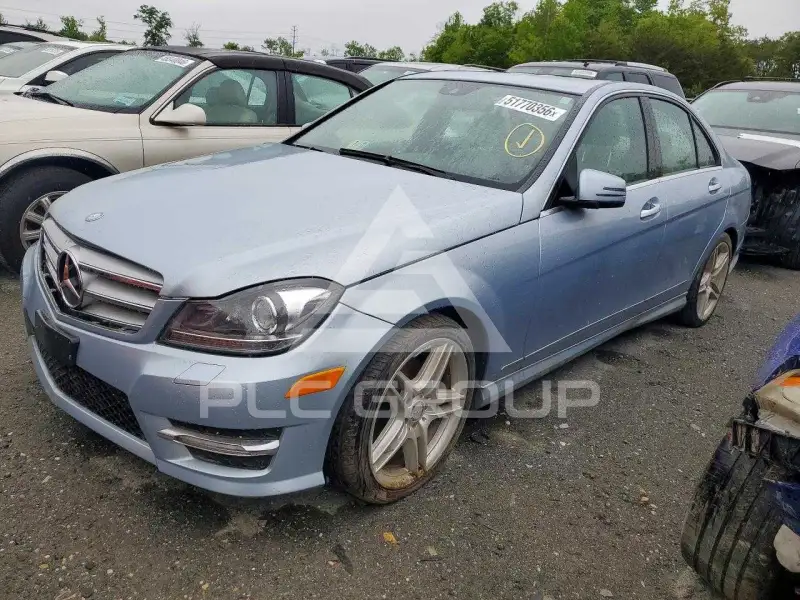 2013 Mercedes Benz C-Class фото