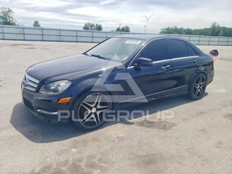 2013 Mercedes Benz C-Class фото