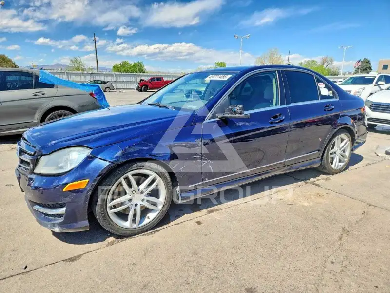 2013 Mercedes Benz C-Class фото