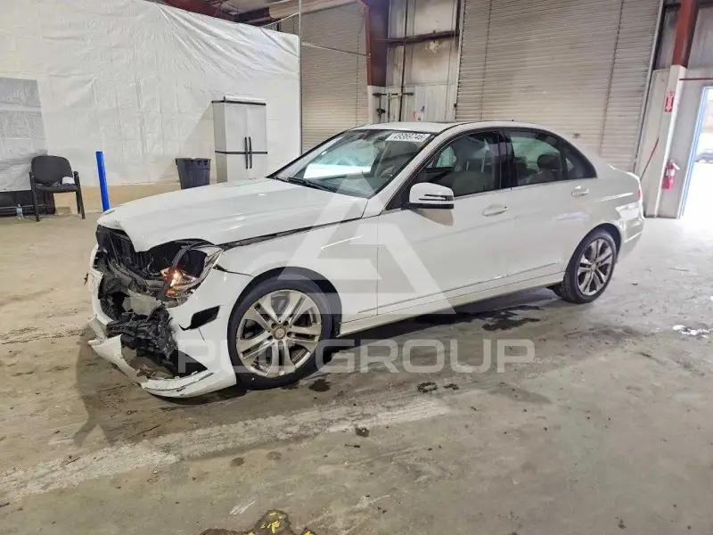 2013 Mercedes Benz C-Class photo
