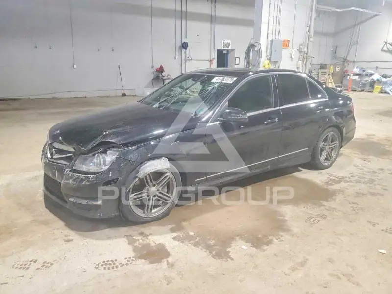 2013 Mercedes Benz C-Class photo