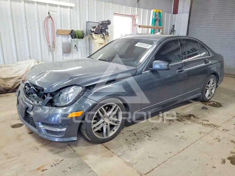 2013 Mercedes Benz C-Class фото