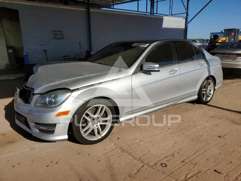 2013 Mercedes Benz C-Class фото