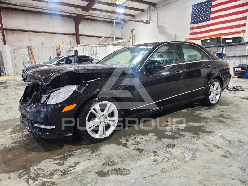 2013 Mercedes Benz E-Class фото