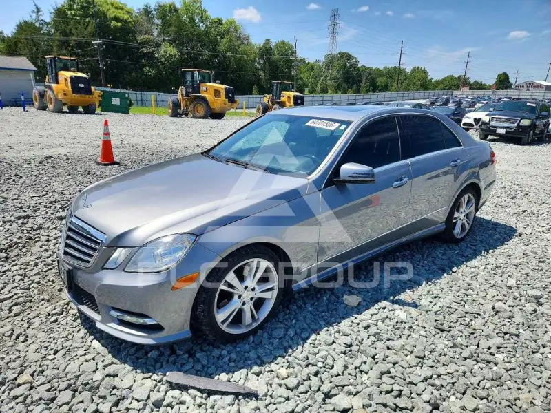 2013 Mercedes Benz E-Class photo