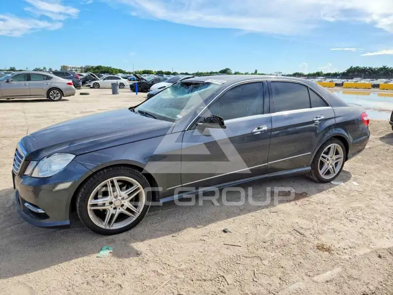 2013 Mercedes Benz E-Class фото