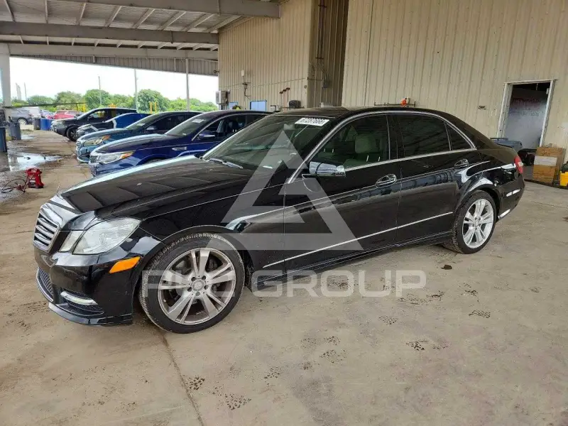 2013 Mercedes Benz E-Class фото