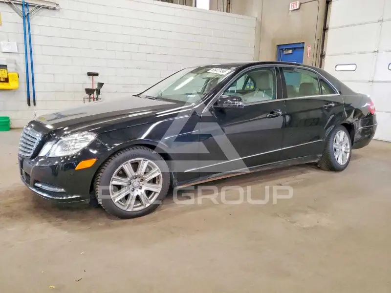 2013 Mercedes Benz E-Class photo