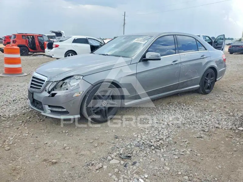 2013 Mercedes Benz E-Class photo