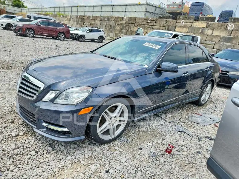 2013 Mercedes Benz E-Class фото