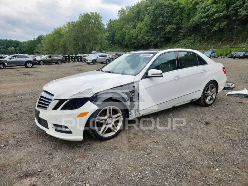 2013 Mercedes Benz E-Class фото