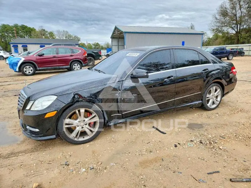 2013 Mercedes Benz E-Class photo