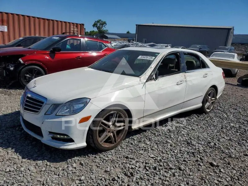 2013 Mercedes Benz E-Class photo