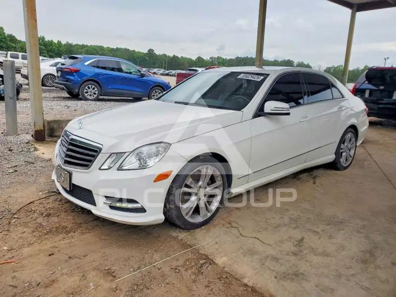 2013 Mercedes Benz E-Class фото