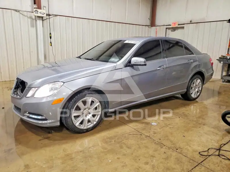 2013 Mercedes Benz E-Class фото