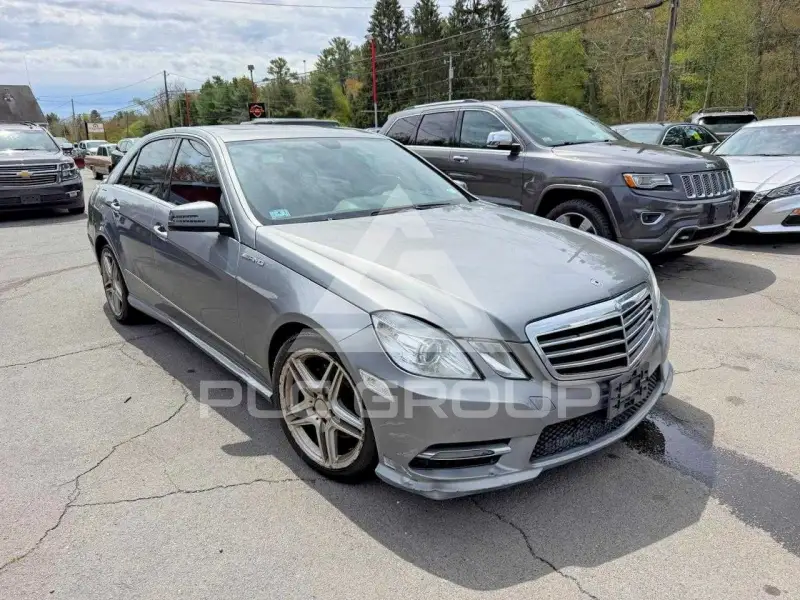 2013 Mercedes Benz E-Class фото