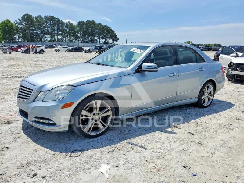 2013 Mercedes Benz E-Class фото