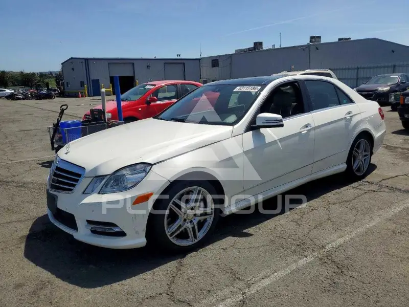 2013 Mercedes Benz E-Class фото