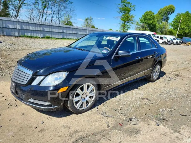 2013 Mercedes Benz E-Class фото