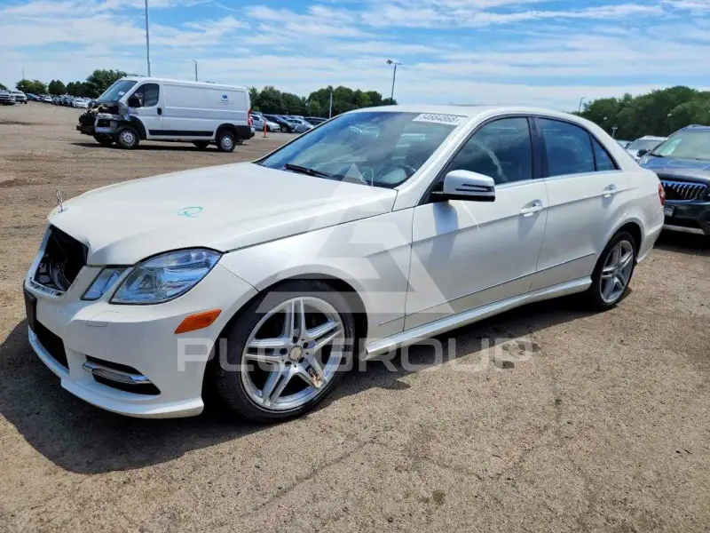 2013 Mercedes Benz E-Class фото
