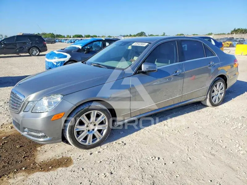 2013 Mercedes Benz E-Class фото