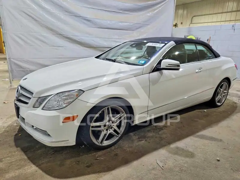 2013 Mercedes Benz E-Class photo