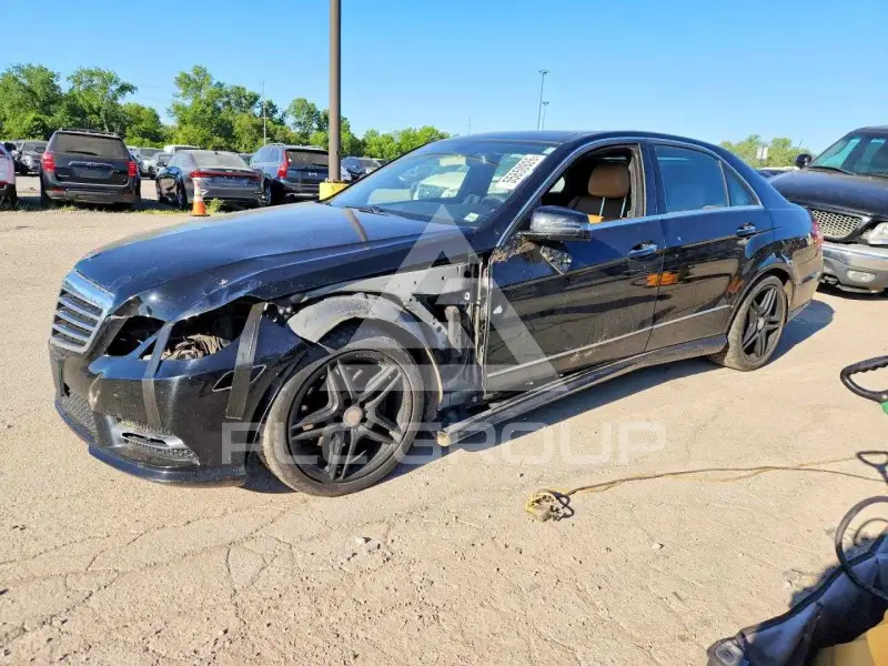 2013 Mercedes Benz E-Class фото