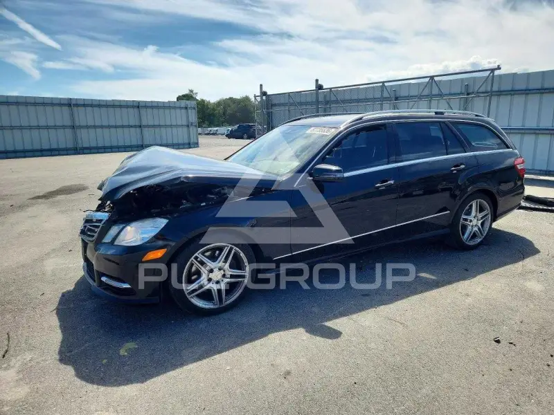 2013 Mercedes Benz E-Class фото