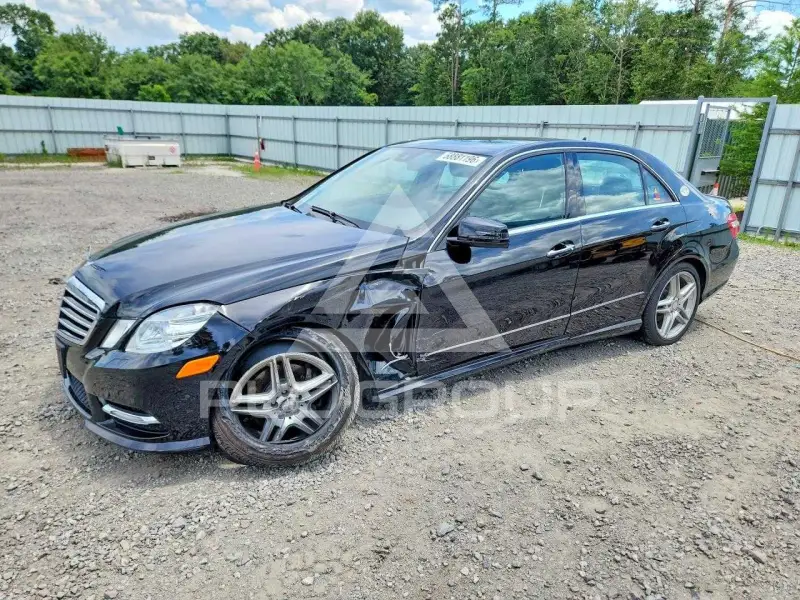 2013 Mercedes Benz E-Class фото