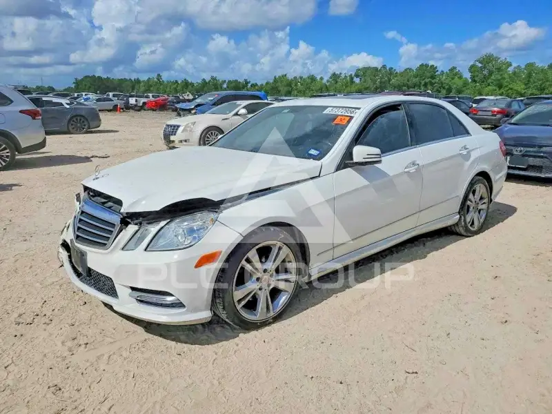 2013 Mercedes Benz E-Class фото