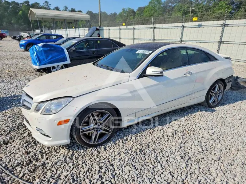 2013 Mercedes Benz E-Class фото