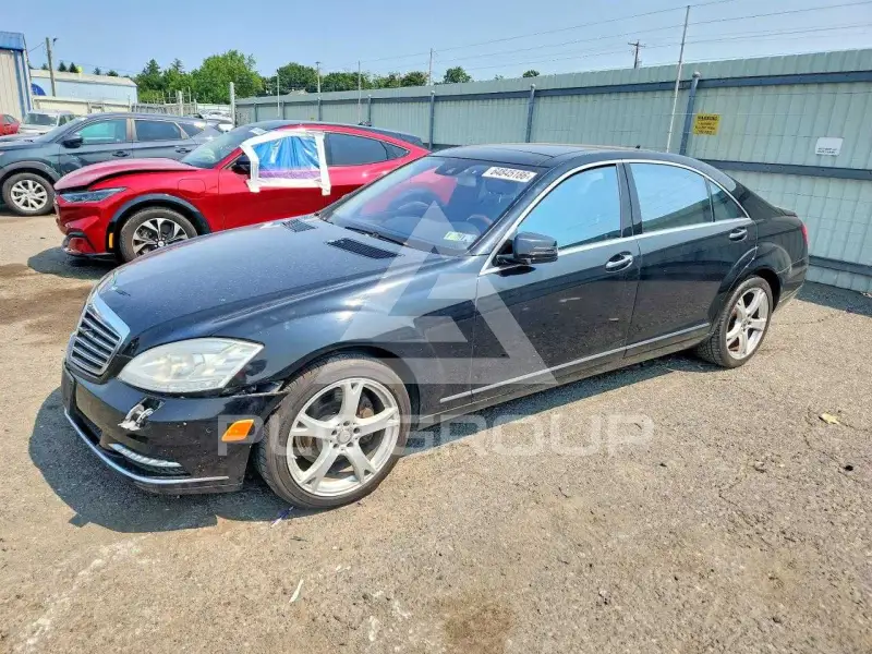 2013 Mercedes Benz S-Class photo
