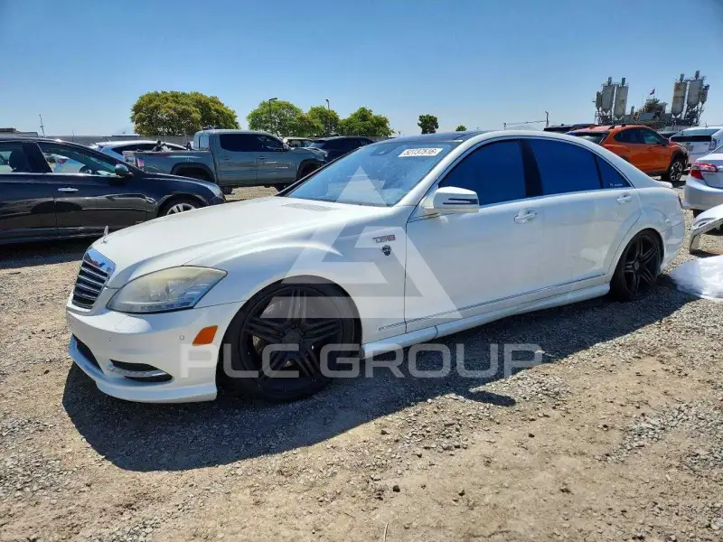 2013 Mercedes Benz S-Class фото