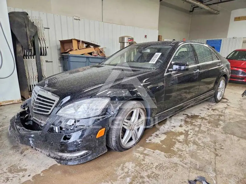 2013 Mercedes Benz S-Class photo