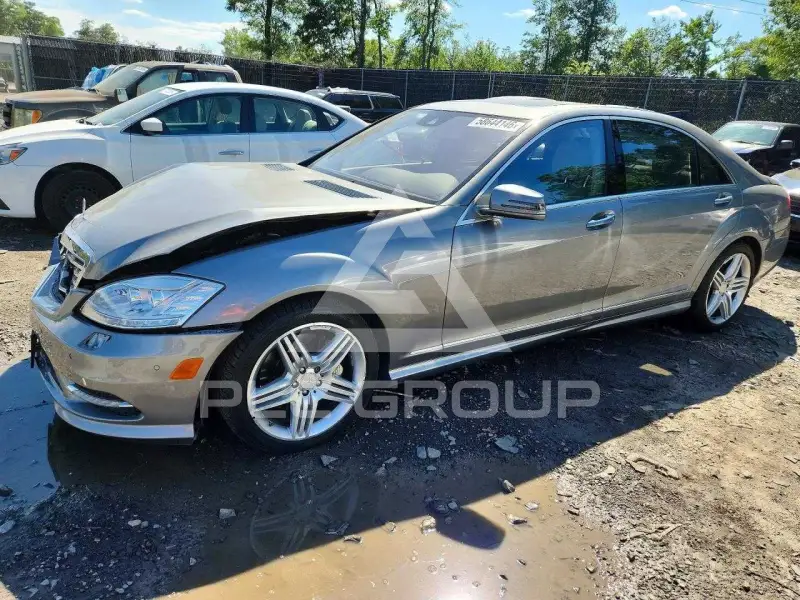2013 Mercedes Benz S-Class фото