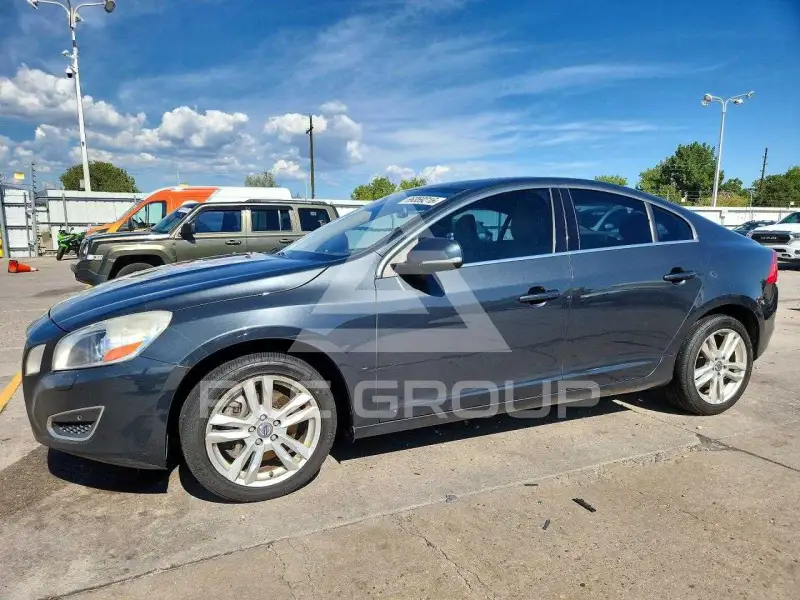 2013 Volvo S60 фото