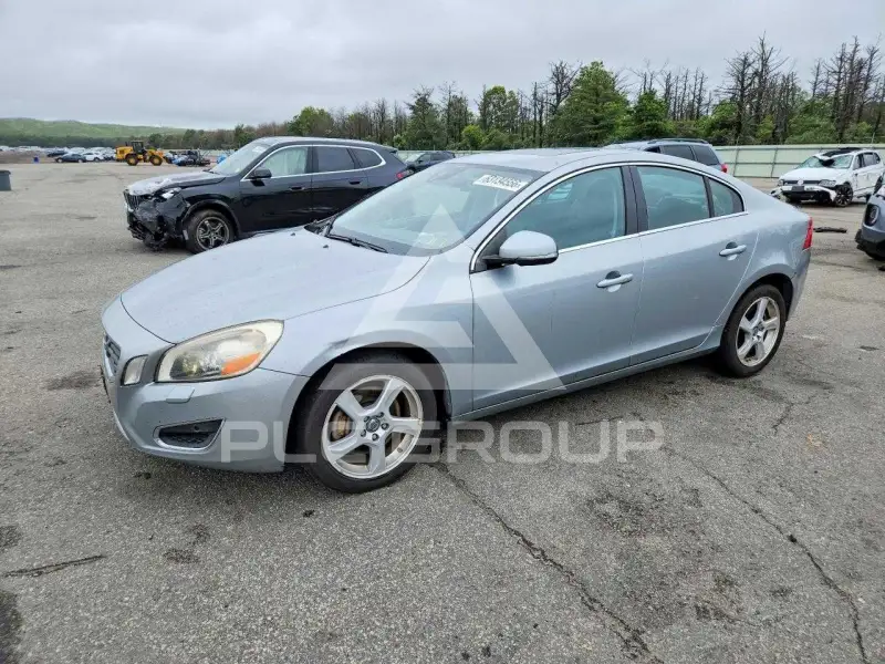 2013 Volvo S60 фото