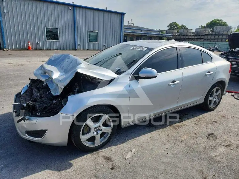 2013 Volvo S60 фото