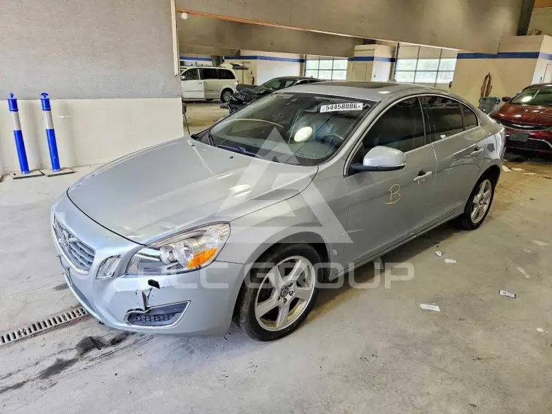 2013 Volvo S60 фото